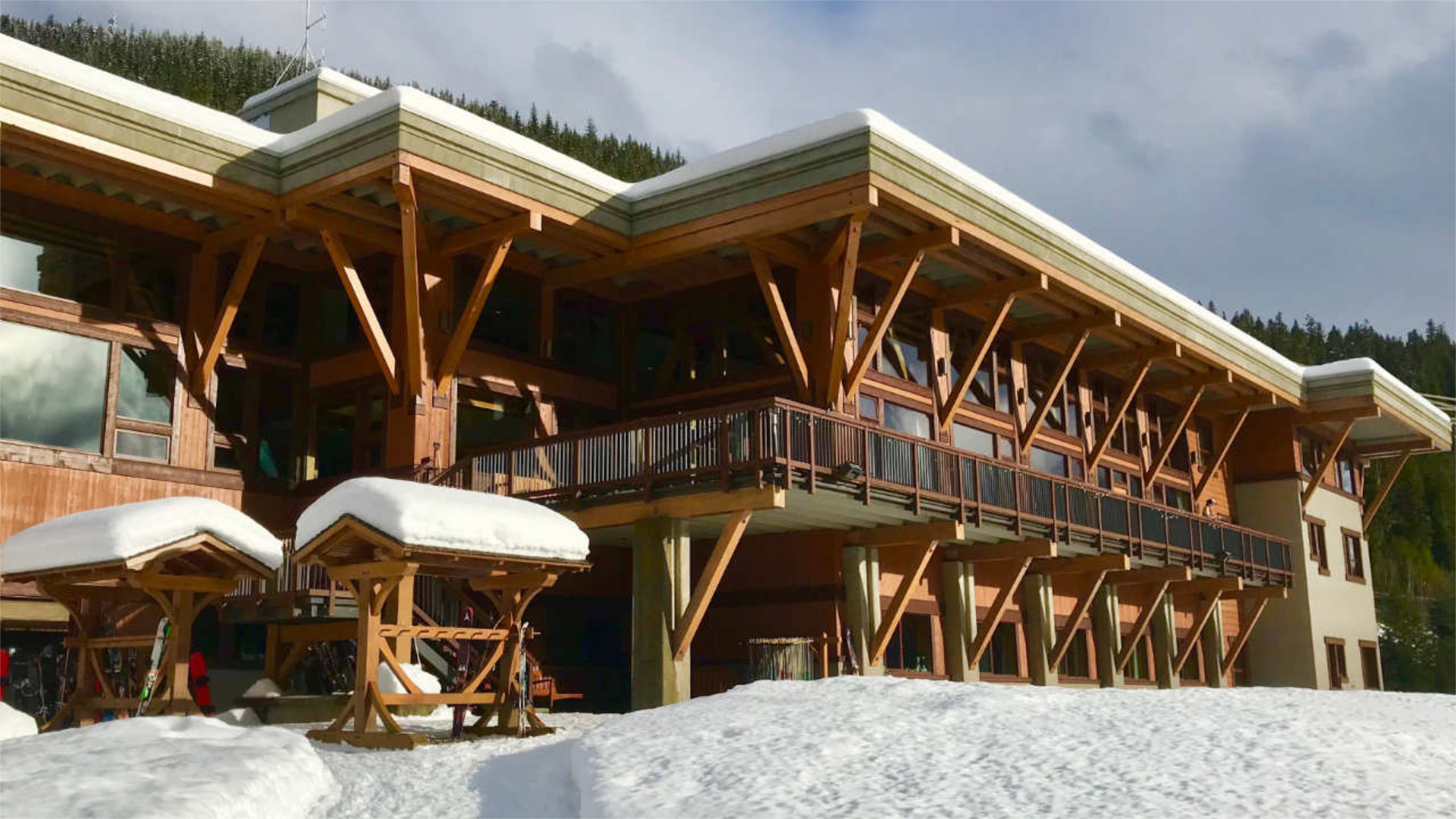 CMH Heliskiing Erfahrung Überblick Lodges